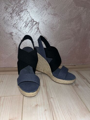 puma srbija trenerka: Sandals, Replay, 38