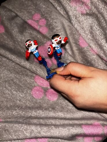 Ədədi 2.50 dir başqa kinder oyuncaqlarına barter edə bilərəm set