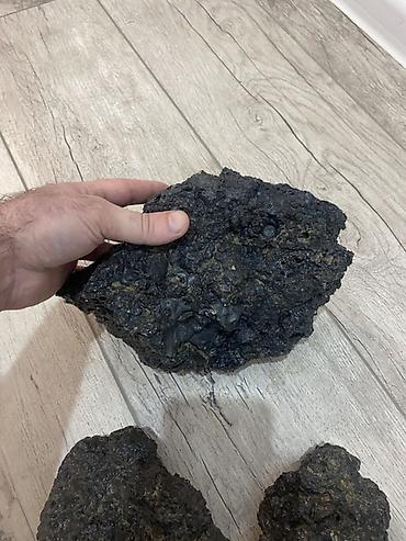 qapi dekoru: Akvarum üçün təbii daşlar 3 ededi bir yerde 30 azn — 3