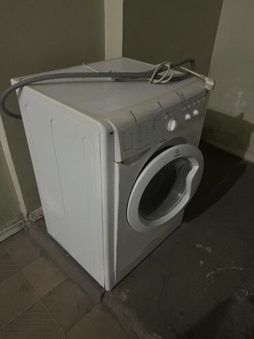 машинки автомат бу: Стиральная машина Indesit, Б/у, Автомат, До 7 кг, Полноразмерная