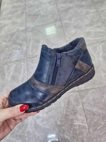 Ostale cipele: ✨ Cipele koje su osvojile poverenje kupaca već treću godinu zaredom! 👣 na lalafo.rs — 11 Ostale cipele: ✨ Cipele koje su osvojile poverenje kupaca već treću godinu zaredom! 👣 — 11