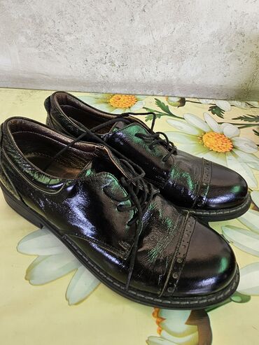 Детская обувь: Обувь на подростка девочкуна все сезоны.от 34 до 37 размера. Всё at lalafo.kg — 13 Детская обувь: Обувь на подростка девочкуна все сезоны.от 34 до 37 размера. Всё — 13