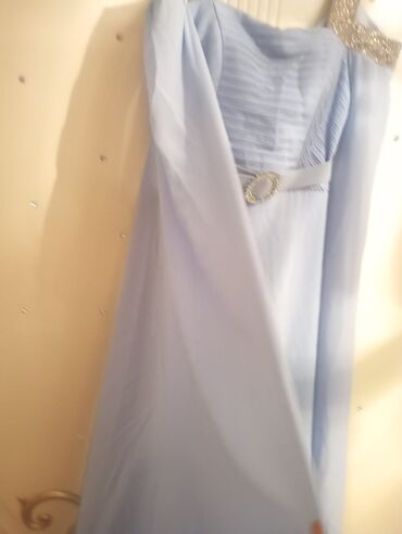 Ziyafət donları: Mavi rəngdə, uzun ziyafət/libas. - Model: Asimmetrik kəsimli, döş — 2