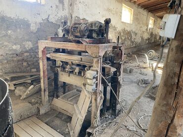 насос для подачи бетона цена: Пескоблок чыгарчуу аппарат,дробилка,мешалка сатылат баасы 450 000 СОМ