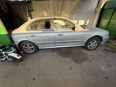 Hyundai Sonata: 2004 г., 2 л, Механика, Бензин, Седан