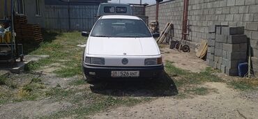 бортовая платформа портер: Volkswagen Passat: 1988 г., 1.8 л, Механика, Бензин, Седан