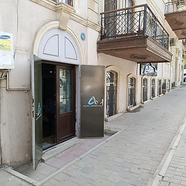 İcarəyə ofislər: Icarəyə verilir – kiçik ofis sahəsi Ünvan: mərkəzi küçəboyu piyada — 2