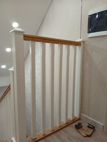 Деревянные лестницы: Деревянная лестница Для дома, Вид дерева: Грецский орех, Форма лестницы: Прямая, Стиль: Классический — 32