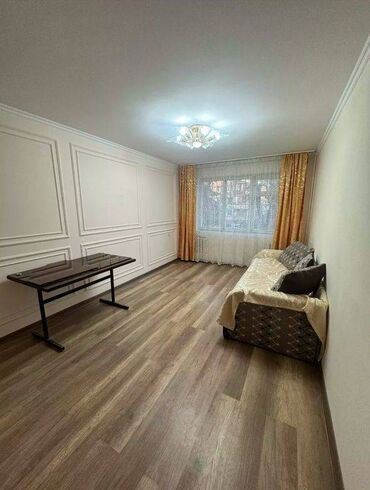 продаю квартиру 8 мкр бишкек: 3 комнаты, 58 м², 104 серия, 1 этаж, Косметический ремонт