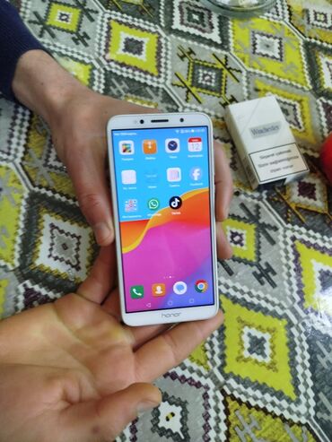 telefon alan yerler: Honor 7A, 16 GB, İki sim kartlı