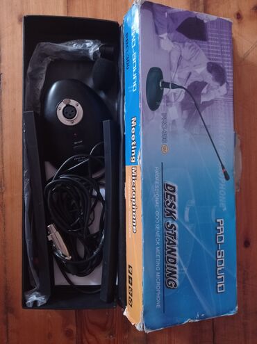 ses güçlendirici: PROFESSIONAL GOOSENECK MEETING MICROPHONE yazısı olan qutuda