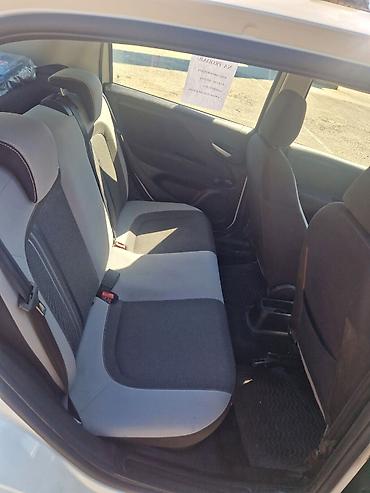 Fiat: Auto prodajem zbog kupovine veceg automobila. Auto registrovan do — 15