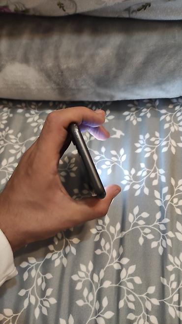 ses yazan: IPhone 11, Qara, Face ID — 6