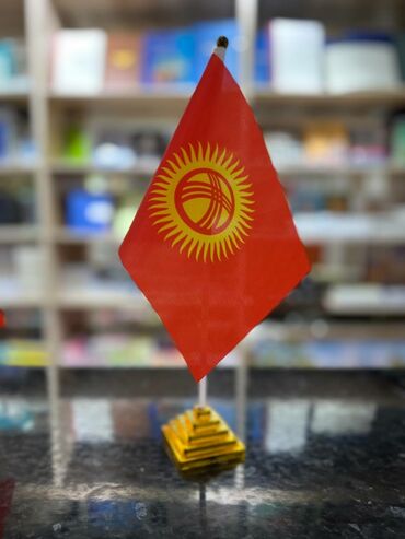 принять участие в лотерее green card: Флажки настольные! ! ! Поздравляем Кыргызстанцев с днём флага