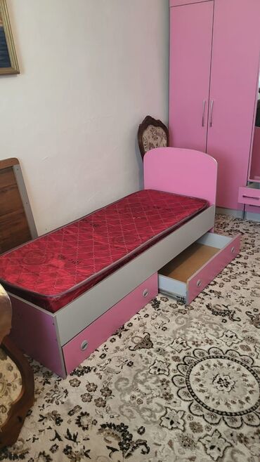 Спальные гарнитуры: Спальный гарнитур, Б/у, ДСП, цвет - Розовый — 27