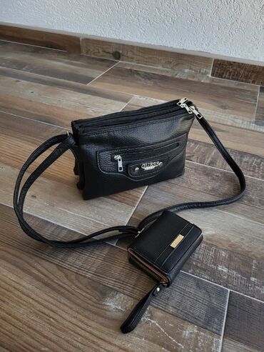 Torbe: Cena torbi 2600
cena novcanika 2200
cena kaisa 2200
Porez — 10