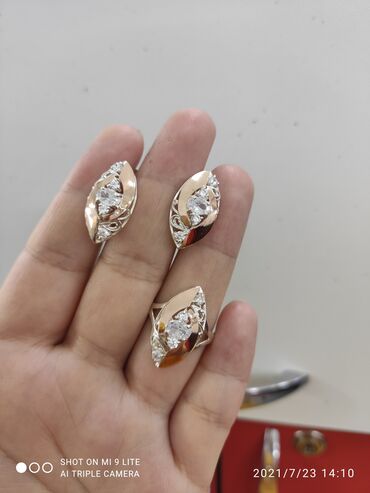 кольцо из бисера: Серебряный комплект Серебро + золото Пробы 925 Камни фианиты Размеры
