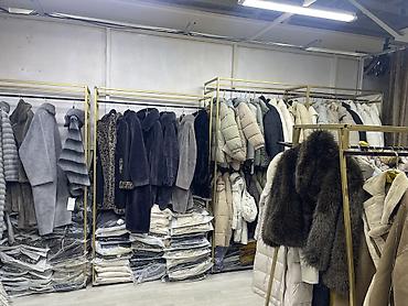 Кронштейны, стойки: Кронштейны, вешалки, ресепшн 10000сом полное оборудование бутика — 10