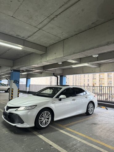 Toyota: Toyota Camry: 2018 г., 2.5 л, Вариатор, Гибрид, Седан