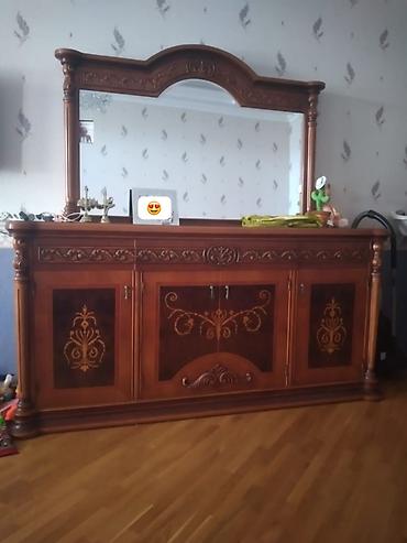Güzgülü komod servant satilir,əla vəziyyətdədi,ölçüsü 2 metr 6 sm dir
