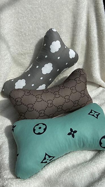 Постельные принадлежности: Подушки для шеи Очень мягкие, Мега удобные подушки для шеи. Они — 8