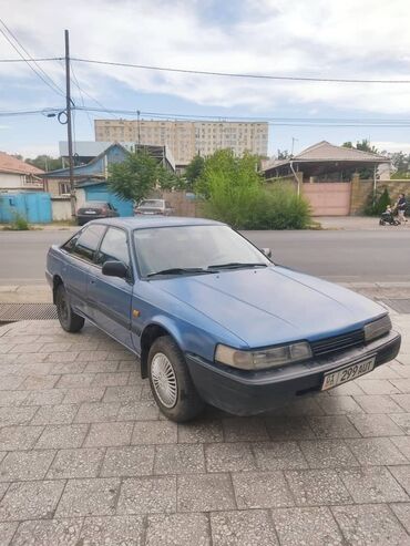 авто машины: Mazda 626: 1990 г., 2 л, Механика, Бензин, Хэтчбэк