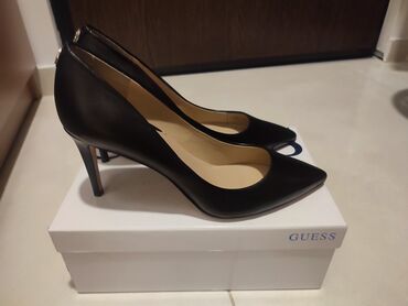 dva prevrnuta koza cm stikla neverovatne: Pumps, Guess, 40