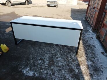 Офисные столы: Офисные столы перегородками от производителя недорого — 17