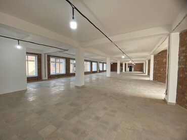 помещение под автосервис: 🏢 Продаётся коммерческое здание в Бишкеке 📍 Возможна продажа целиком