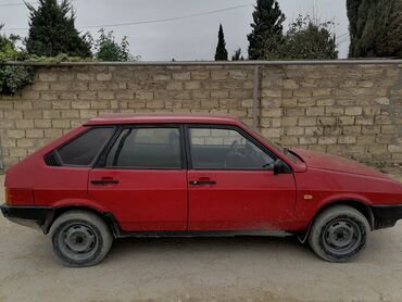 Digər Avtomobillər: Masin satilir qiymeti 3500.Bu nomreye yazin masin haqda sualiniz olsa — 9