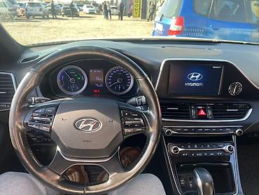 Продажа авто: Hyundai Grandeur: 2018 г., 2.4 л, Автомат, Гибрид, Седан — 5