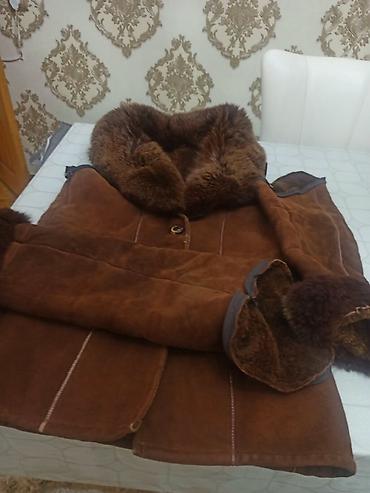 Paltolar: Qadın üçün kürklü gödəkçə - Material: təbii görünüşlü qəhvəyi süet — 2