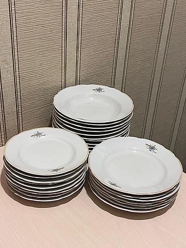 Restoran mebeli: Klassik porselen boşqab dəsti Sovetin boşqabları - Ümumi say: 27 — 2