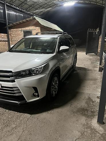 Toyota: Toyota Highlander: 2019 г., 3.5 л, Вариатор, Гибрид, Кроссовер — 2