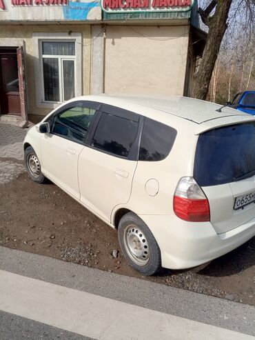 купить авто аварийном состоянии: Honda Fit: 2006 г., 1.3 л, Автомат, Бензин, Хэтчбэк