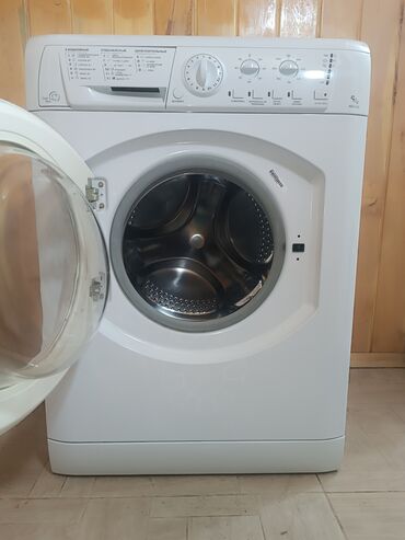 продажа швейной машинки: Кир жуучу машина Indesit, Колдонулган, Автомат, 5 кг чейин, Компакттуу