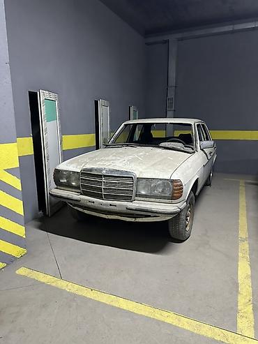 мер 220: Mercedes-Benz W123: 1984 г., Седан — 2
