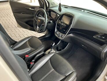 Chevrolet: Chevrolet Spark: 2017 г., 1 л, Автомат, Бензин, Хэтчбэк — 9