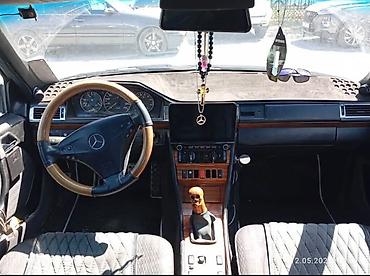 124 мер: Mercedes-Benz E-Class: 1990 г., 2.3 л, Механика, Бензин, Седан — 10
