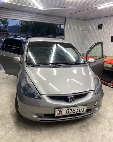 Honda: Honda Fit: 2004 г., 1.3 л, Автомат, Бензин, Хэтчбэк