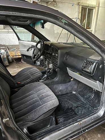 211 рест: Volkswagen Passat Variant: 1993 г., 1.8 л, Механика, Бензин, Универсал — 10