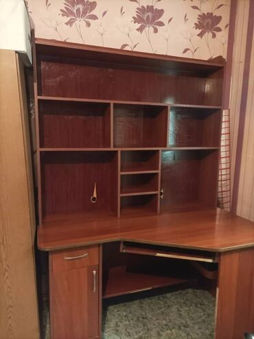 продам мебель бу в бишкеке: Жазуу үстөл, Колдонулган, Башка материал