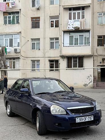 VAZ (LADA): Lada Priora sedan – tünd mavi rəngdə, Azərbaycan nömrə nişanı — 1