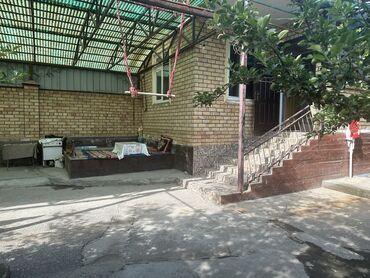 Откатные ворота: Продается дом из жжоного кирпича 3 комнатная и 2 времянки огород сад — 3