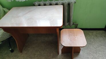стол со стульями для зала: Кухонный Стол, Б/у