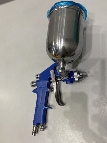 краска в болончиках: Пневматический краскопульт с верхним металлическим баком - Тип