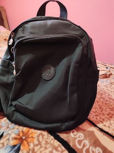 сумка черного цвета: Рюкзаки две штуки черного цвета идеального состояния для девушек