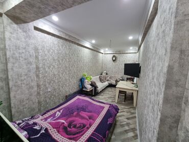 Uzunmüddətli kirayə mənzillər: - Çoxmərtəbəli yaşayış kompleksində mənzil. - Geniş, səliqəli həyət — 12