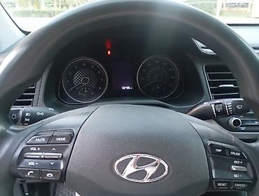 стекол: Hyundai Elantra: 2019 г., 2 л, Автомат, Бензин, Седан — 9