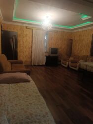 Uzunmüddətli kirayə mənzillər: Təcilli balaxanıda 3 otaqlı ev kirayə verilir isti su kombi var qaz su — 2